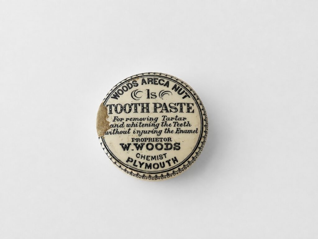 Antique Woods Tooth Paste Jar lid