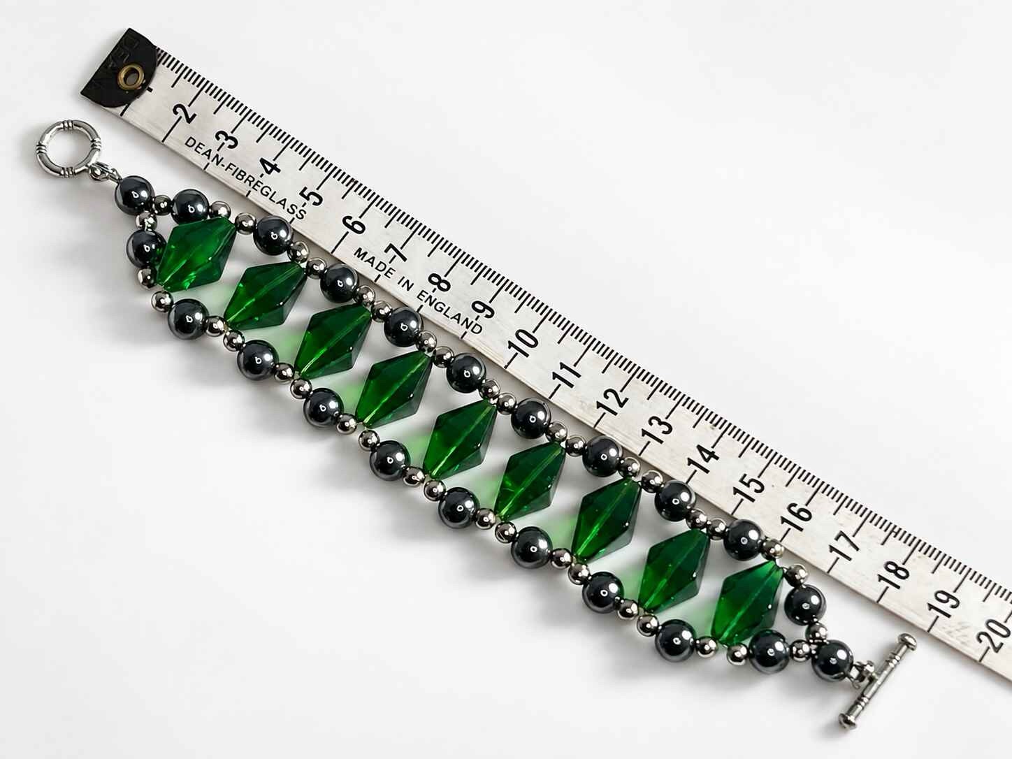 Anni Green glass and hematite bracelet - Image 4