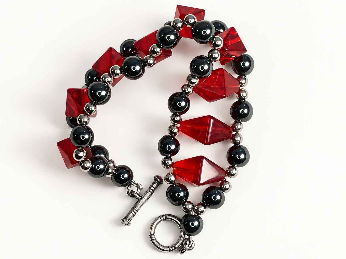 Anni Red glass and hematite bracelet - Image 4