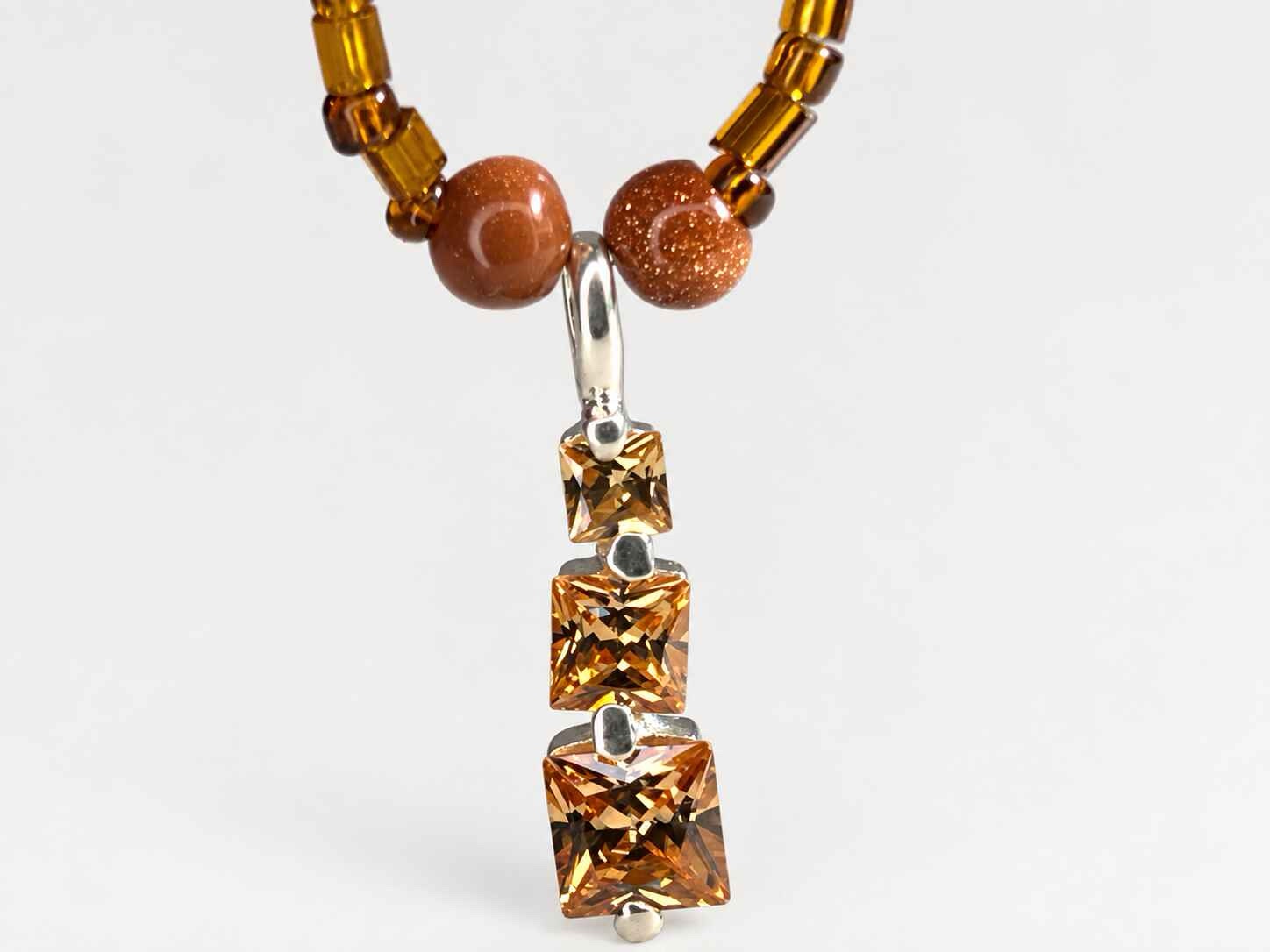 Square Cubic zirconia set in Silver, pendant - Image 4