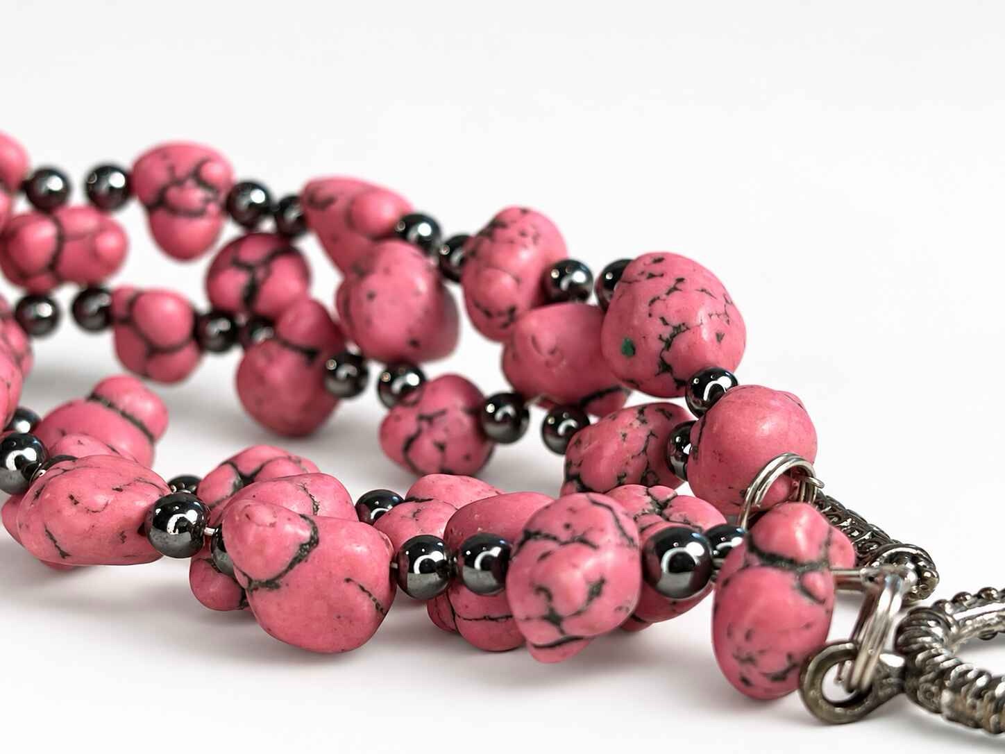 Elaine woven Pink Howlite and Hematite bracelet - Image 4
