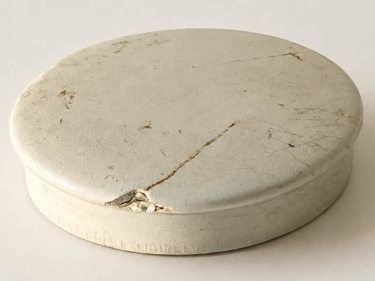 Antique White Ceramic Cold Cold Cream Lid - Image 3
