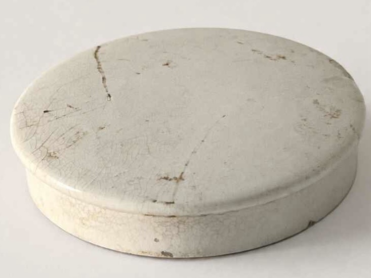 Antique White Ceramic Cold Cold Cream Lid - Image 2