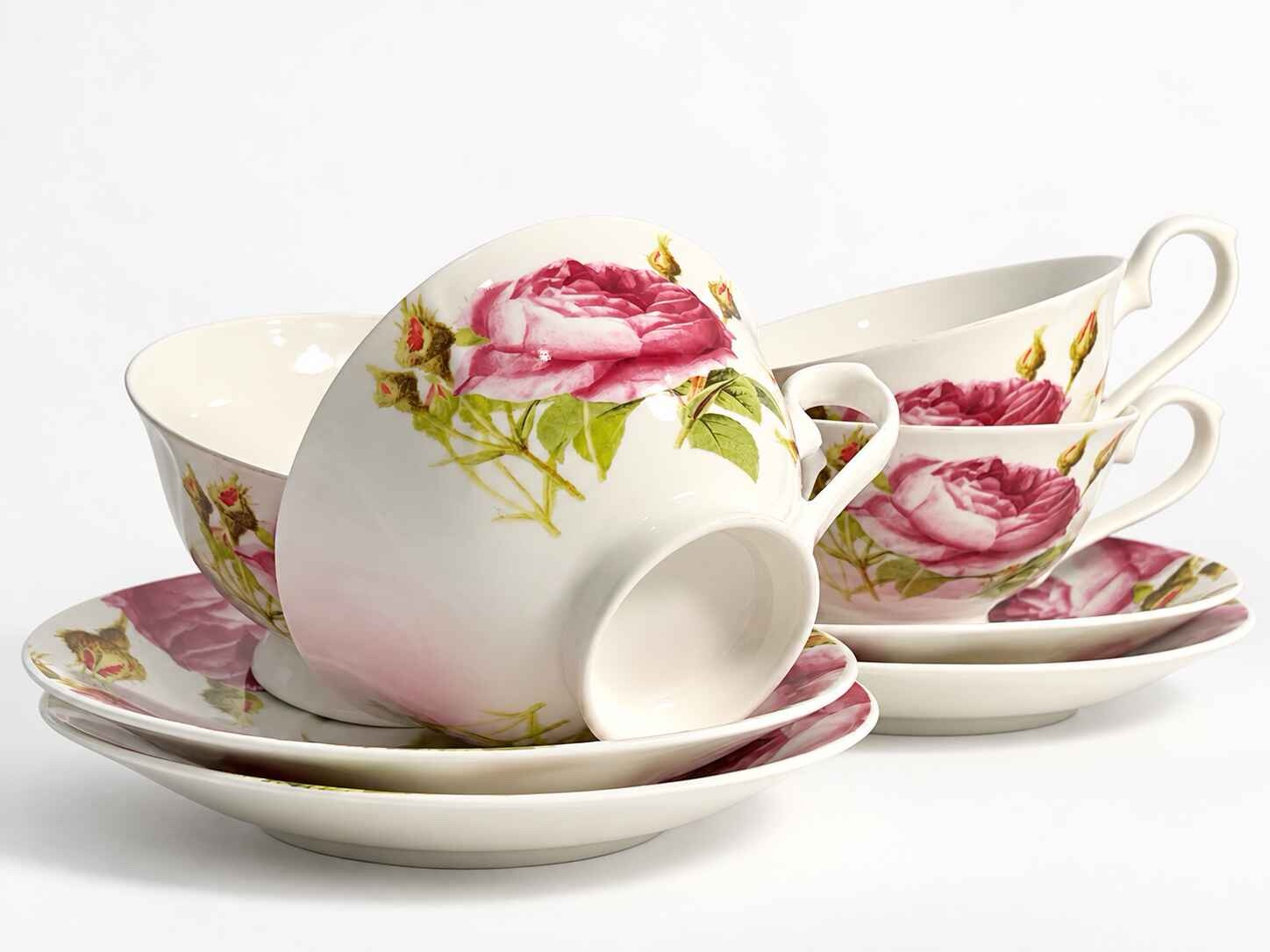 Four Tea cups and Saucers with roses - Image 3
